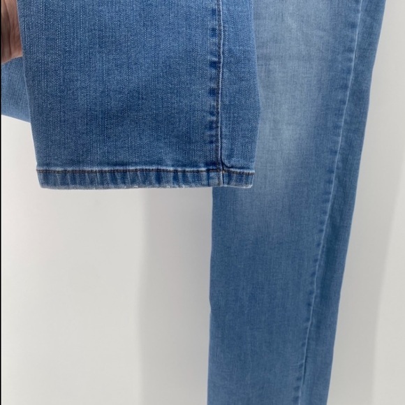 Chaps | NWOT Women’s Mid Rise Straight Denim‎ Medium Wash Blue Jeans | Sz 6/28 | - Picture 4 of 10